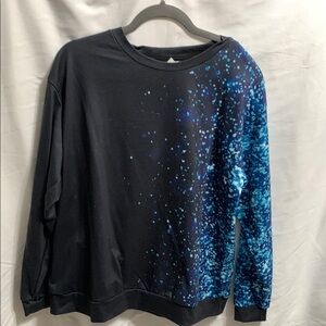 Lightweight sweatshirt in navy/digitized blue print. Great condition- worn once